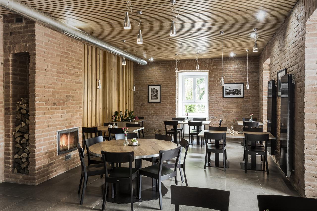 Hotel Rokiten Moravsky Krumlov Ngoại thất bức ảnh